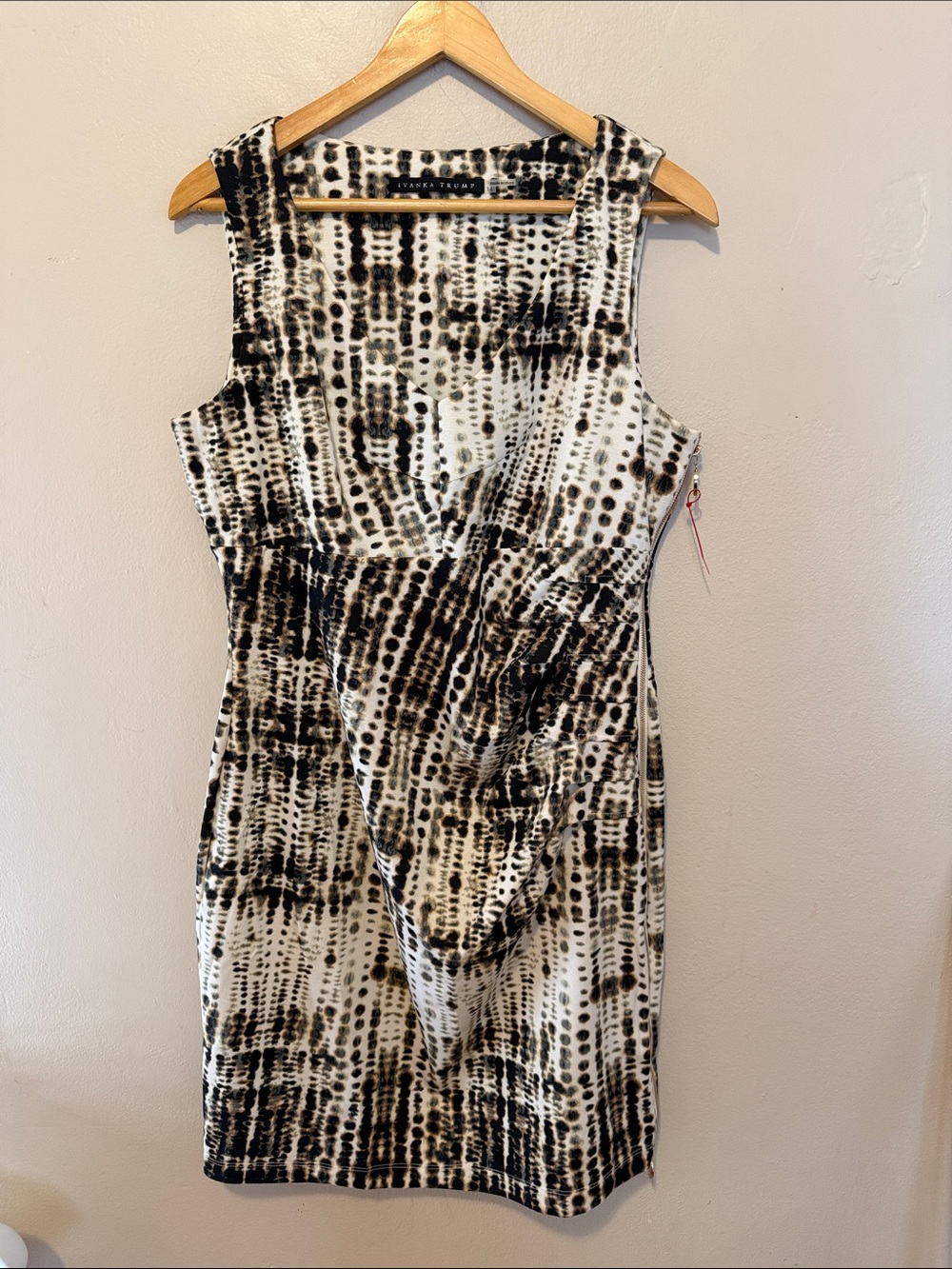 Ivanka Trump Black and Cream Abstract Sheath Dress
